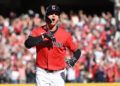 Guardianes vencen a Rays y toman ventaja en la serie