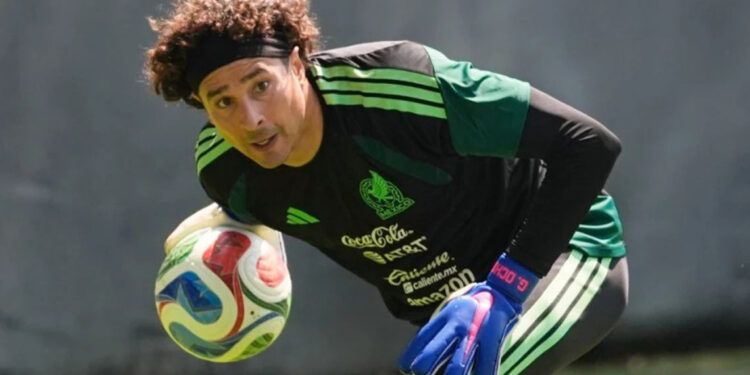 Guillermo Ochoa se retira tras jugar seis Mundiales