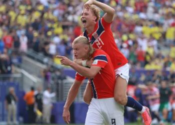 Haaland impulsa a Noruega a cuartos de final