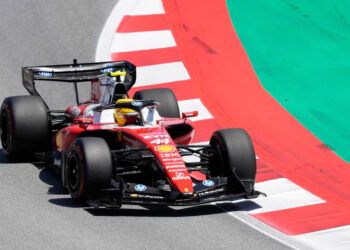 Hamilton gana en España su primera con Ferrari