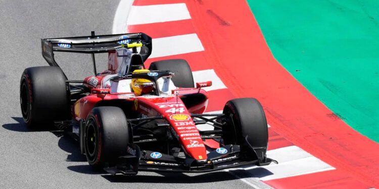 Hamilton gana en España su primera con Ferrari
