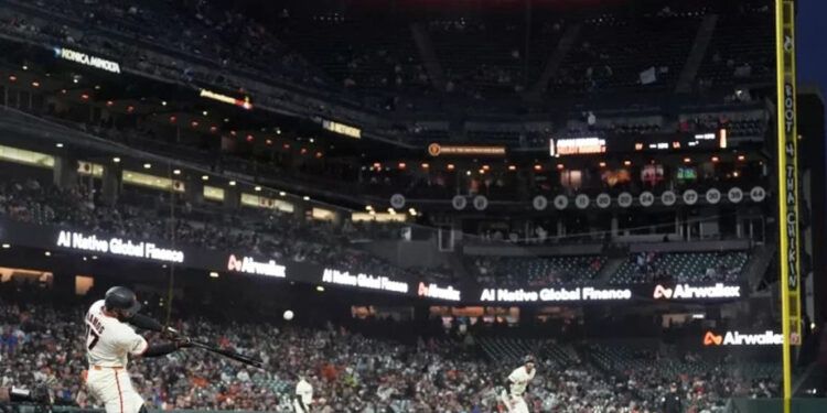 Heliot Ramos guía triunfo de Gigantes ante Azulejos