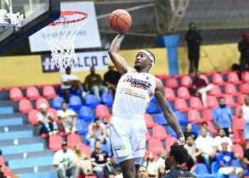 Héroes derrotan a Reales con Blue y Vargas