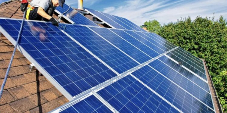 IEUASD pide revisar cobro a generadores solares