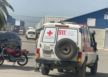 Incendio destruye nave de zona franca en Navarrete