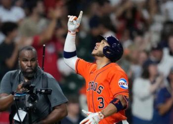 Jeremy Peña guía triunfo de Astros con dos jonrones