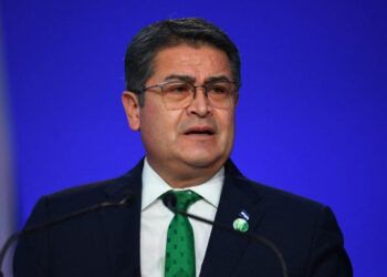 Juan Orlando Hernández regresa a Honduras tras indulto
