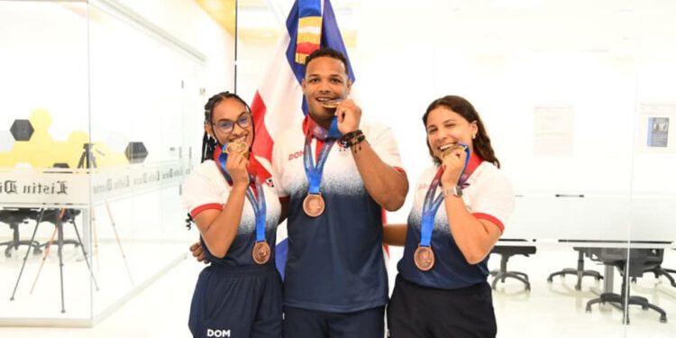 Judocas dominicanos brillan con oro en Santo Domingo 2026
