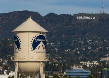 Jueza bloquea fusión entre Paramount y Warner Bros.