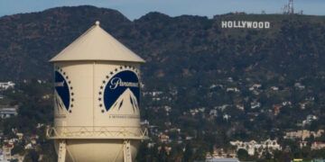 Jueza bloquea fusión entre Paramount y Warner Bros.