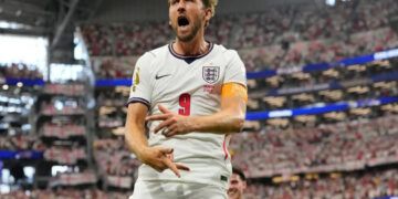 Kane guía a Inglaterra y alcanza a Lineker