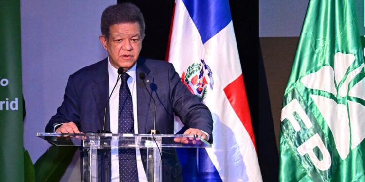 Leonel Fernández rechaza plan anticrisis