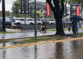 Lluvias continuarán por vaguada este martes y miércoles