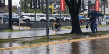 Lluvias continuarán por vaguada este martes y miércoles