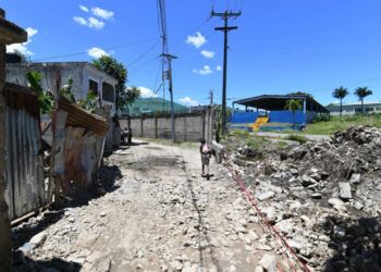 Los Alcarrizos exige obras, salud y espacios públicos