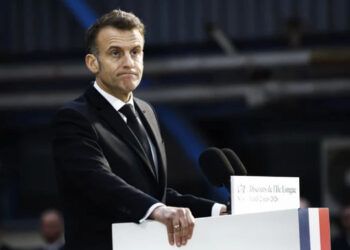 Macron rechaza peaje en el estrecho de Ormuz