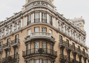 Madrid protesta por el alza del costo de la vivienda
