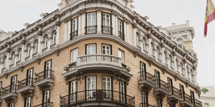 Madrid protesta por el alza del costo de la vivienda