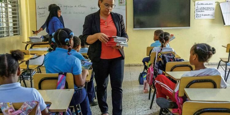 Maestros denuncian pérdida de autoridad en aulas