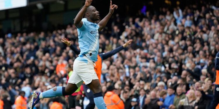 Man City recorta brecha con Arsenal