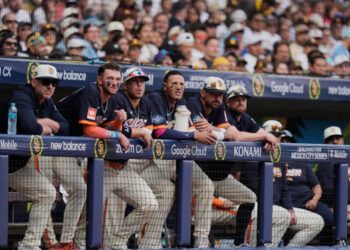 Manny Machado pega dos jonrones en derrota de San Diego