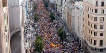 Marcha por vivienda en Madrid reúne a 70,000 personas