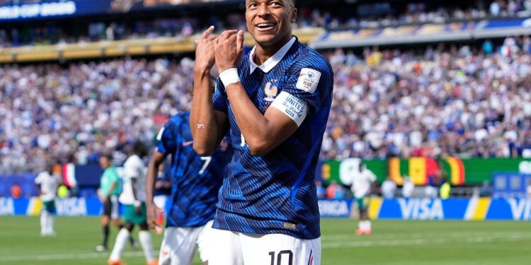 Mbappé guía a Francia ante Senegal en el Mundial