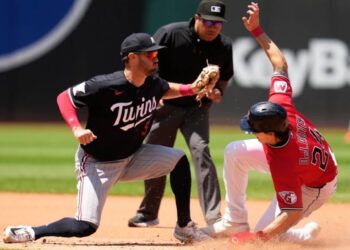 Mellizos vencen a Guardianes en la 12da entrada