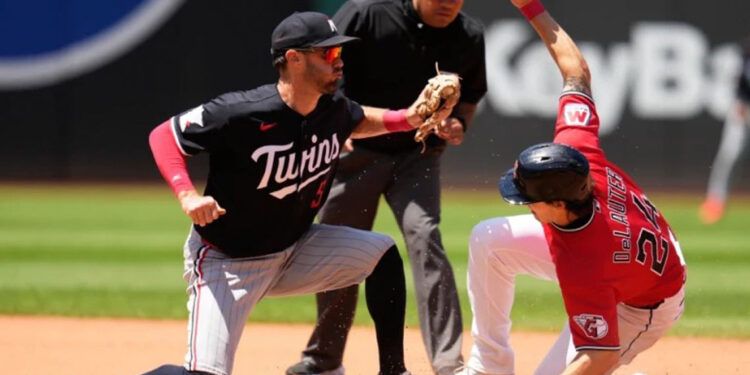 Mellizos vencen a Guardianes en la 12da entrada