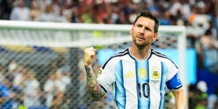 Messi clasifica a Argentina y rompe récord mundialista