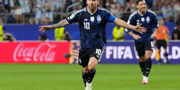 Lionel Messi marca al final y Argentina vence a Jordania