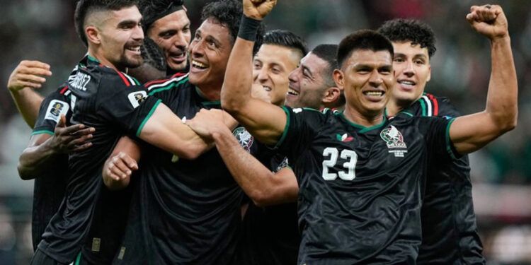 México avanza a la fase eliminatoria