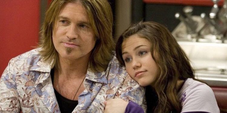Miley Cyrus agradece a su padre en Hollywood