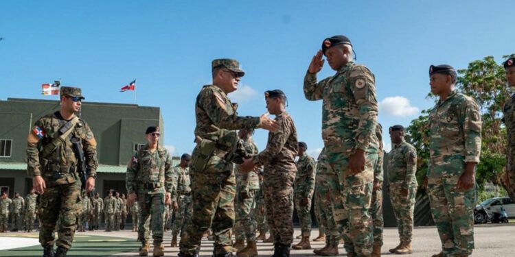 Ministro de Defensa supervisa frontera en Jimaní