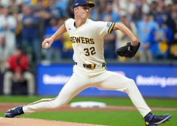 Misiorowski abrirá la Serie Mundial con recta de 104 mph
