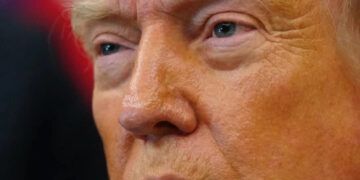 Moneda de un dólar llevará imagen de Donald Trump