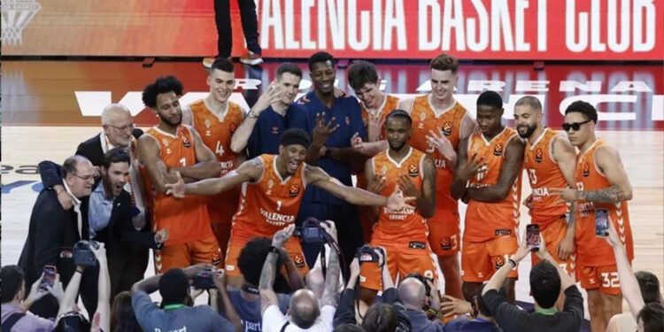 Montero impulsa al Valencia a la Final a Cuatro