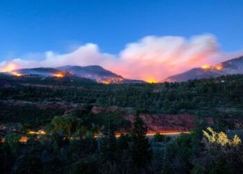 Muere piloto en accidente durante incendio en Colorado