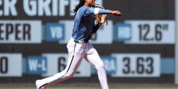 Nacionales remontan y vencen a Padres 9-4