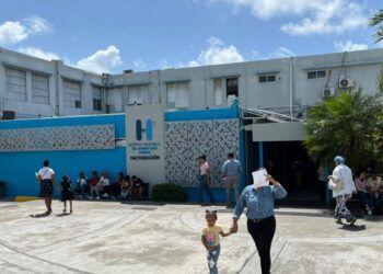 Niños con gripe y diarrea llegan al Robert Reid