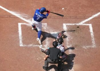 Okamoto decide triunfo de Azulejos sobre Marlins