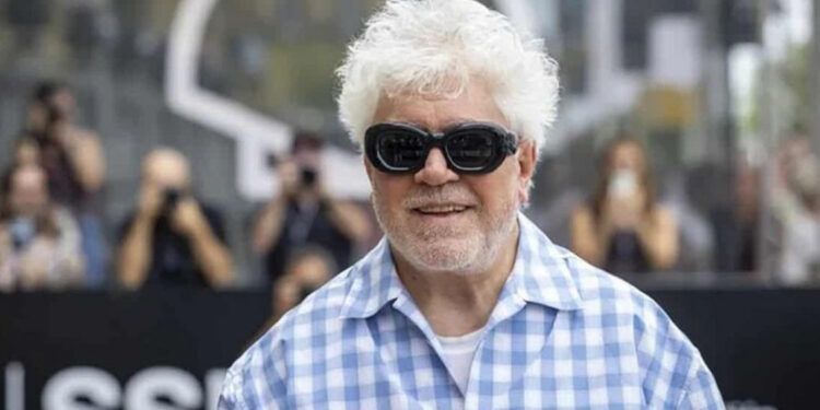 Pedro Almodóvar quiere llevar al cine la novela Peces