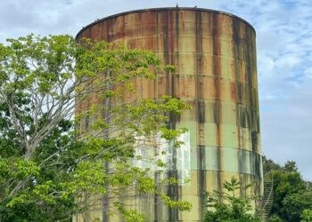 Pimentel protesta por falta de agua en varios sectores