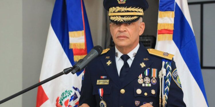 Policía Nacional dispone cambios en direcciones clave