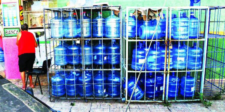 Precio del botellón de agua en Barahona sube