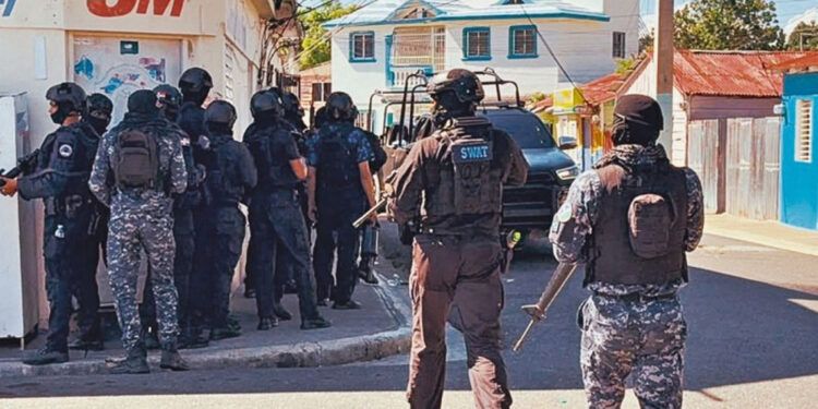 Protestas paralizan SFM, Salcedo y zonas del Cibao