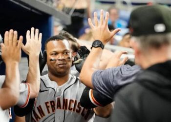 Rafael Devers se disculpa tras incidente en Giants