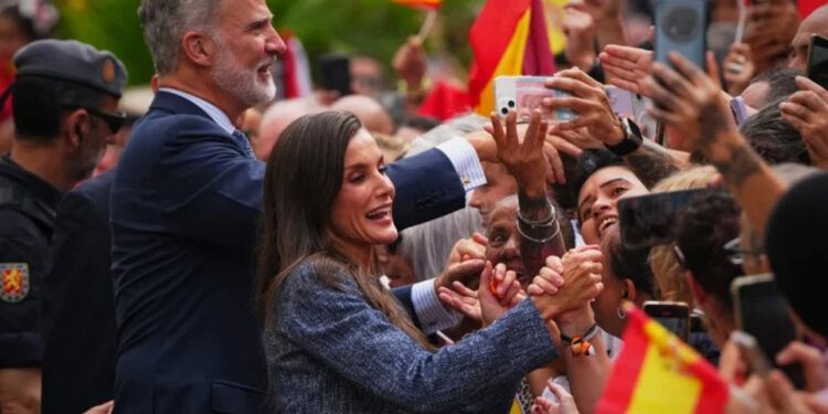 Reyes de España respaldan a Ceuta tras crisis migratoria