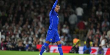 Rogers marca en su debut y Chelsea vence al Fulham
