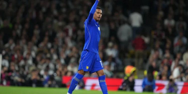 Rogers marca en su debut y Chelsea vence al Fulham